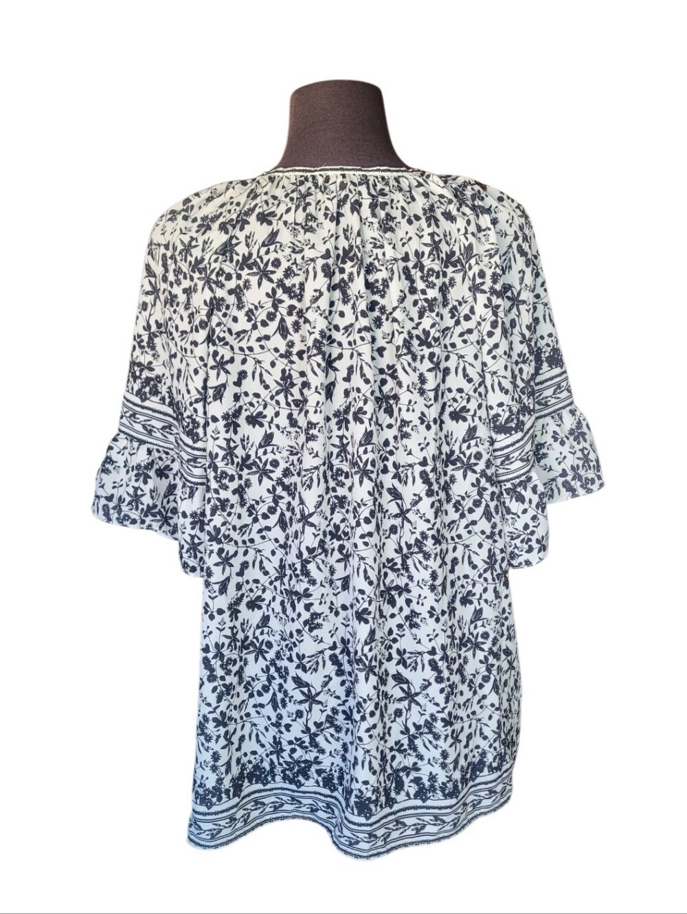Max Studio Women’s Black & White Floral Peasant Top - Picture 10 of 13